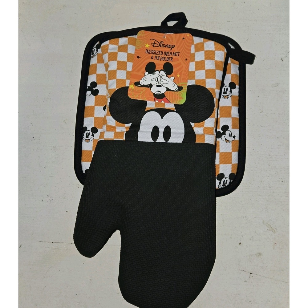 New Disney Mickey Mouse Halloween Oven Mitt & Pot Holder Set